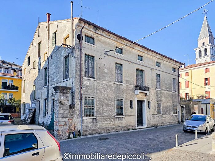 Casa con 20 locali in vendita in Motta di Livenza, Motta Di Livenza