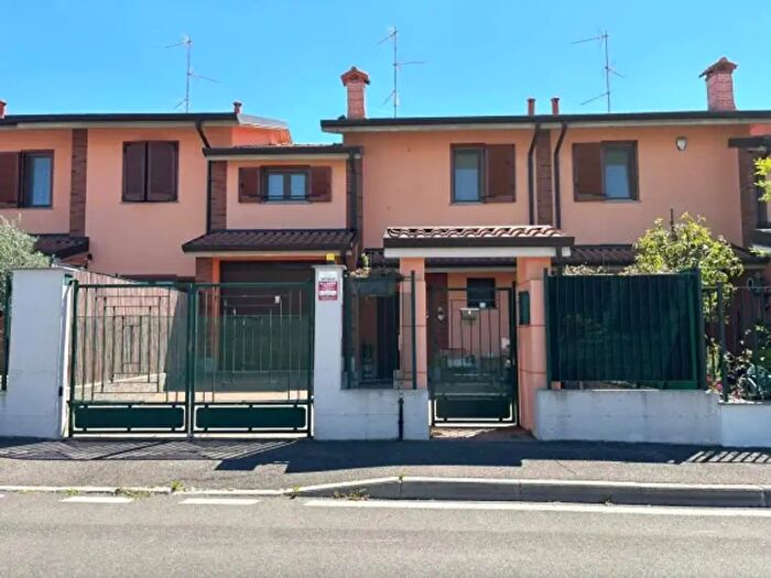 Casa quadrilocale in vendita in Via Vittime della Mafia, Motta Visconti