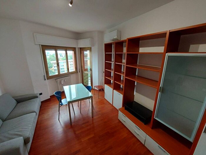 Appartamento bilocale in affitto in Via delle Genziane, Primaticcio, Milano
