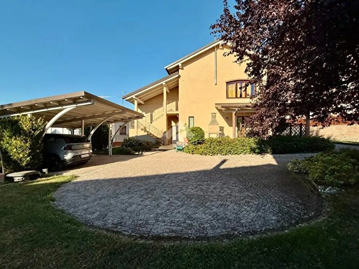 Case in Vendita e in Affitto - 2