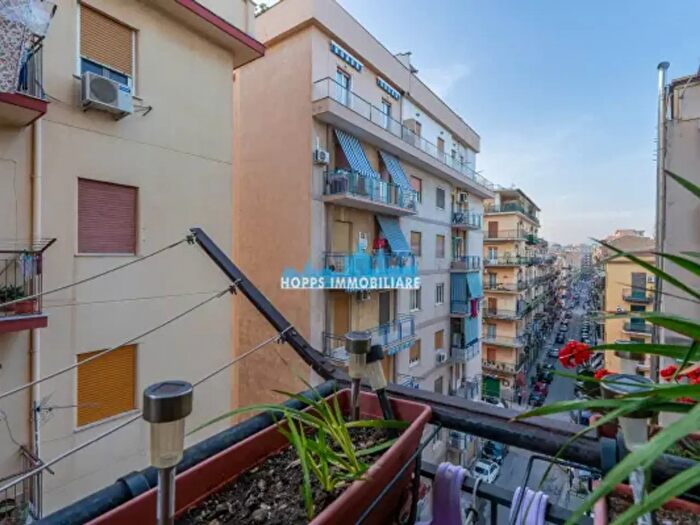 Appartamento trilocale in vendita in Via Baldassare Zamparrone, Palermo