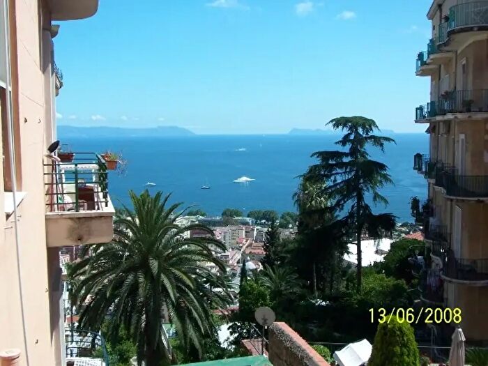 Appartamento bilocale in affitto in Via Palizzi, Napoli