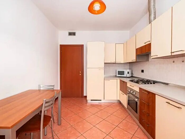 Appartamento trilocale in affitto in Viale Umbria, Milano