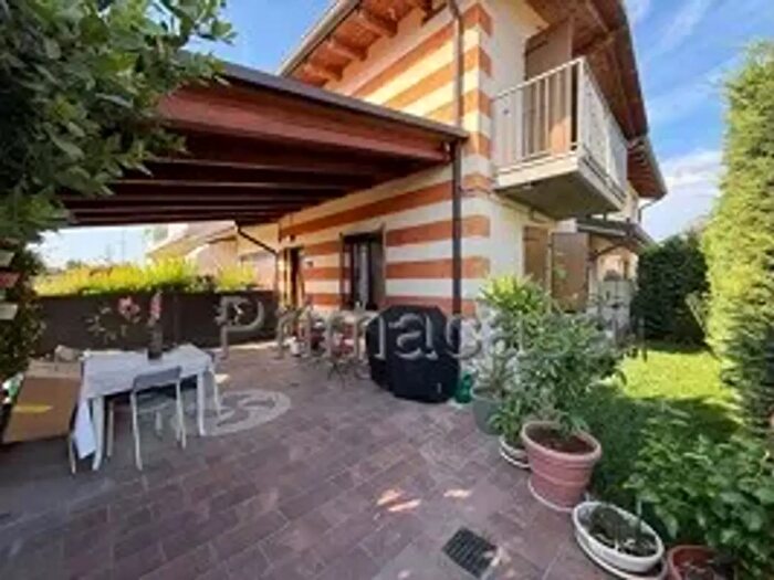 Casa quadrilocale in vendita in Corso della Vittoria, Legnago