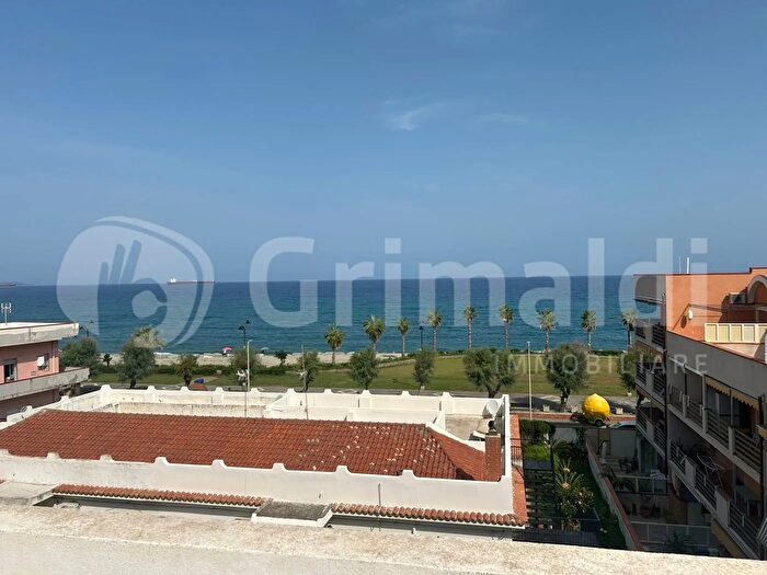 Appartamento trilocale in vendita in Via Siracusano, Venetico