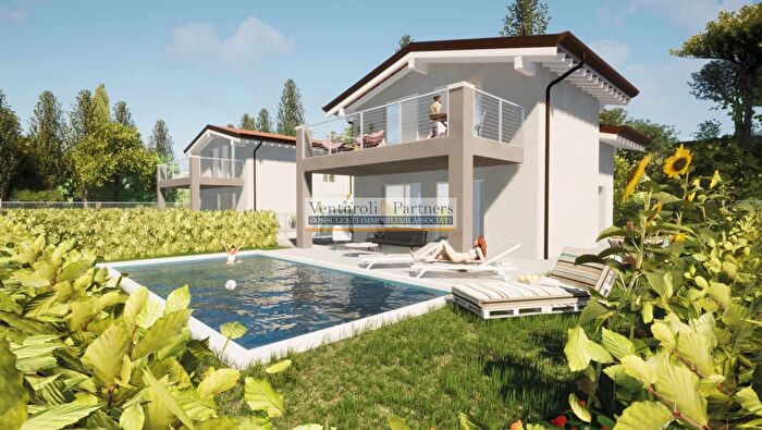 Casa bilocale in vendita in Via Levada, Moniga Del Garda