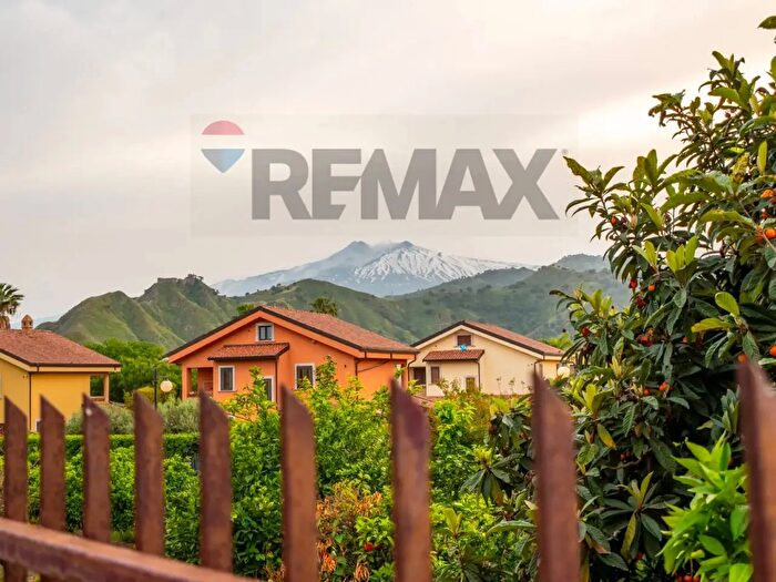Appartamento con 6 locali in vendita in Via Francavilla, Taormina