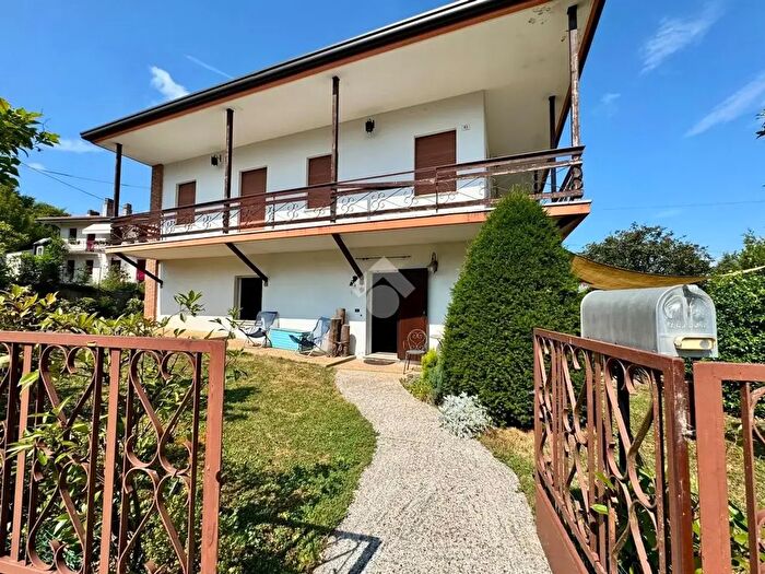 Casa con 6 locali in vendita in Via Eligio Porcu, Nervesa Della Battaglia