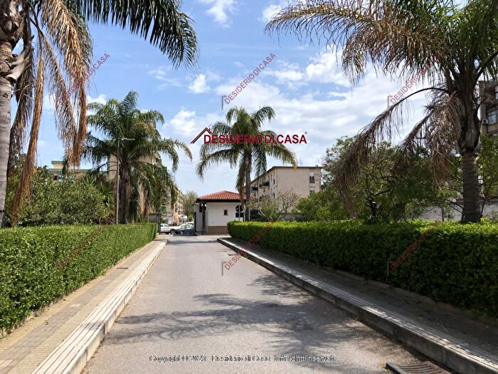 Appartamento trilocale in vendita in Via Bartolomeo Berrettaro Palermo Pa Italia, Palermo