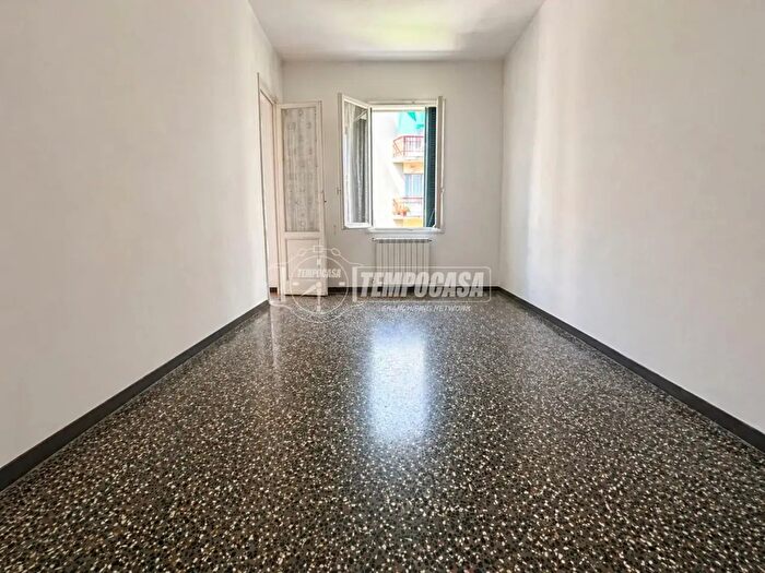 Appartamento trilocale in vendita in Viale Villini Rollino, Genova