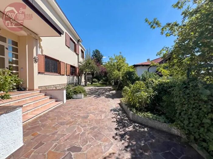 Casa con 6 locali in vendita in Via fra' Pace da Vedano, Trieste
