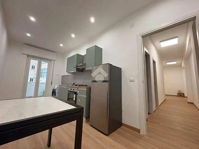 Appartamento quadrilocale in affitto in Via Bergamo, Palermo