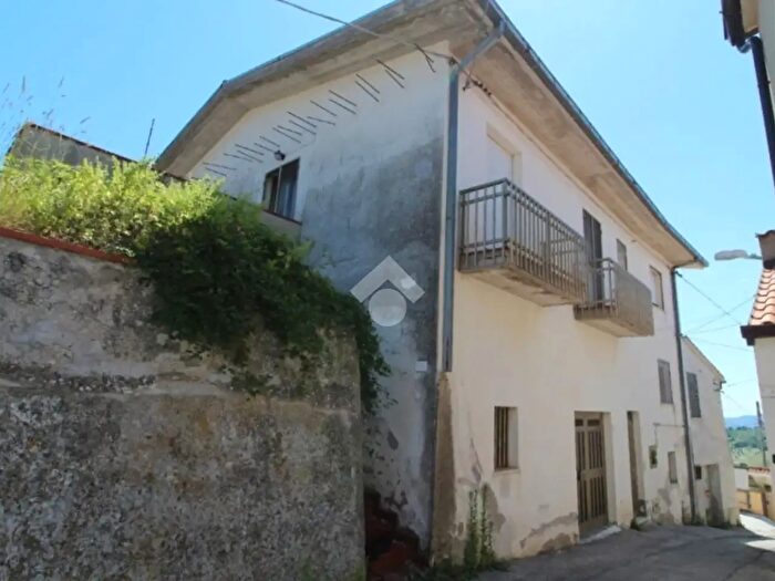 Casa con 5 locali in vendita in Frazione Morge Basse, Campli