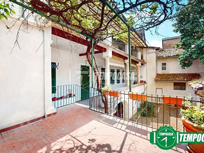 Casa con 20 locali in vendita in Via Gramsci, Rocca Grimalda