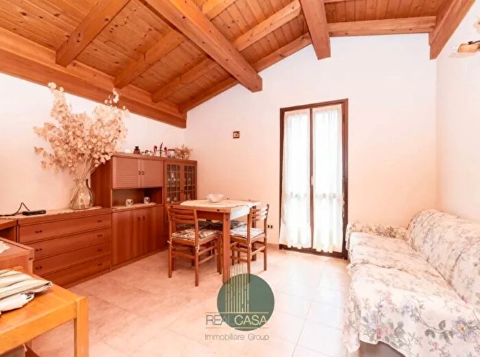 Casa bilocale in vendita in Frazione Rossone, Zavattarello