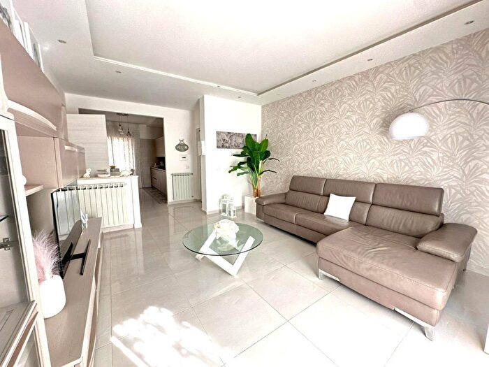 Appartamento trilocale in vendita in Traversa FGarella, Scafati