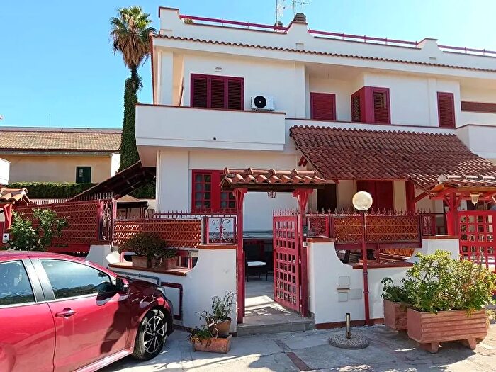 Casa con 7 locali in vendita in Via Pazienza, Palermo