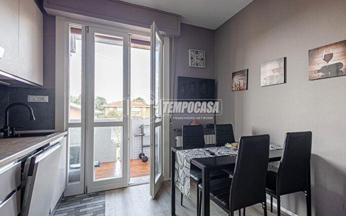 Appartamento trilocale in vendita in Via Emilio Alessandrini, Reggio Emilia