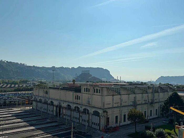 Appartamento trilocale in vendita in Via Diocleziano Napoli, Napoli