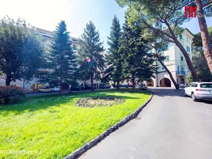 Appartamento quadrilocale in vendita in Via Giordano Bruno, Genova