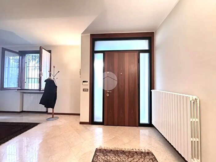 Casa con 7 locali in vendita in Via G Fattori, Curtatone