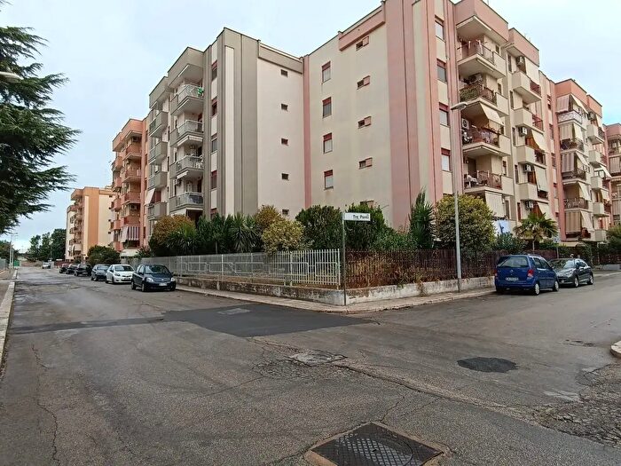 Appartamento quadrilocale in vendita in Via Tre Ponti, Andria