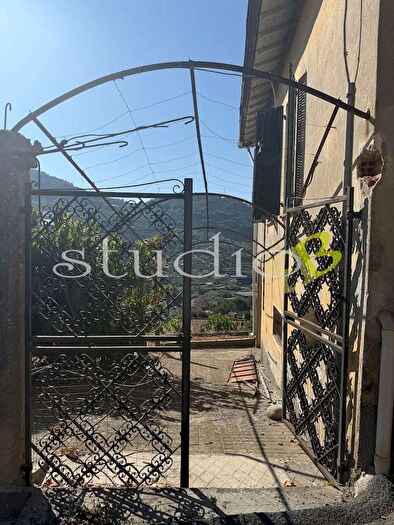 Casa con 9 locali in vendita in Via Annunziata Snc, San Biagio Della Cima