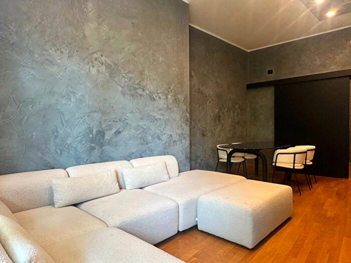 Appartamento trilocale in affitto in Viale Luigi Majno, Porta Venezia, Milano