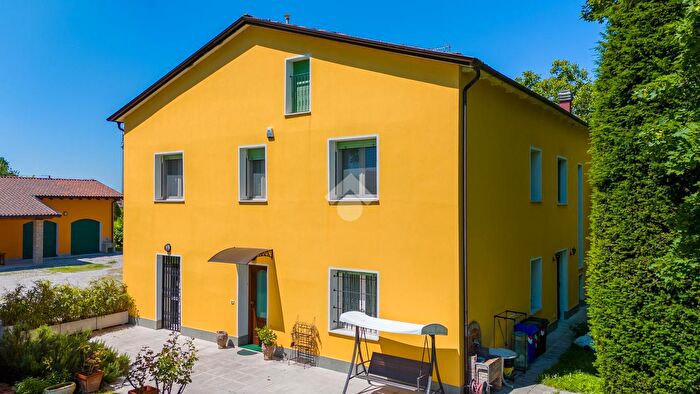 Casa quadrilocale in vendita in Via Chiesa di Cortile, Carpi