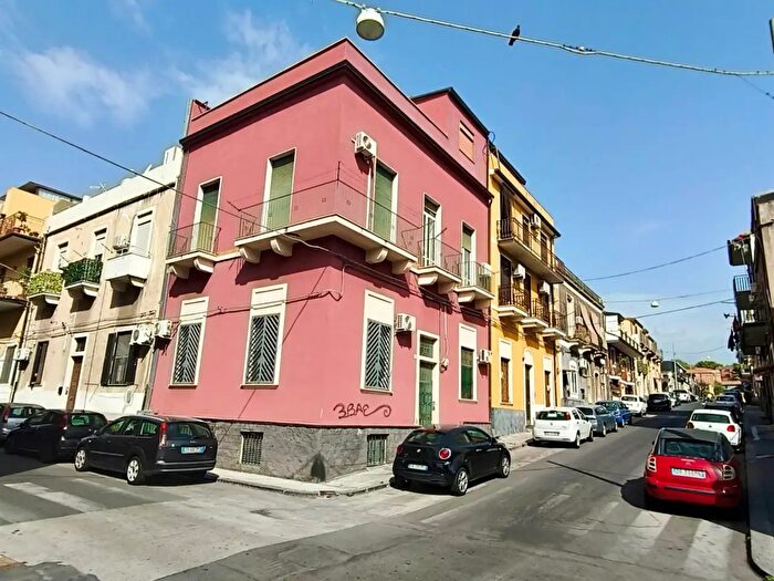 Appartamento bilocale in vendita in Via Stella, Catania