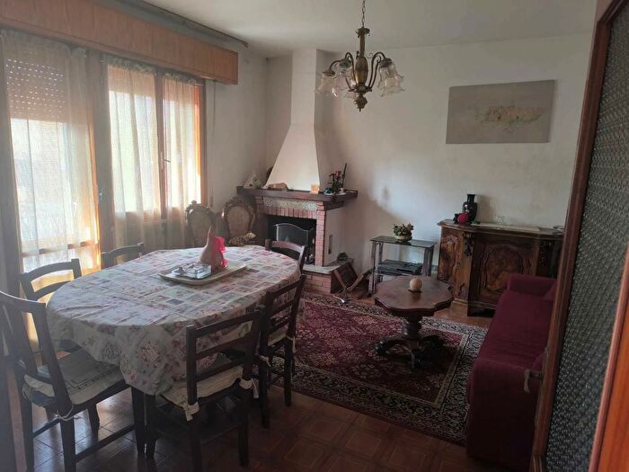 Casa con 8 locali in vendita in Via Adimari, Rimini
