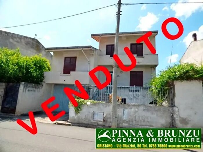 Casa con 6 locali in vendita in Via Grazia Deledda, Tramatza