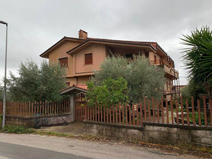 Casa trilocale in affitto in Centro, Supino