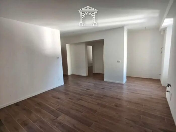 Appartamento trilocale in vendita in Via dei Mirti, Trieste