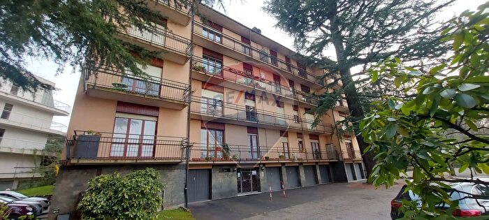 Appartamento trilocale in vendita in Via Francesco Albani, Varese