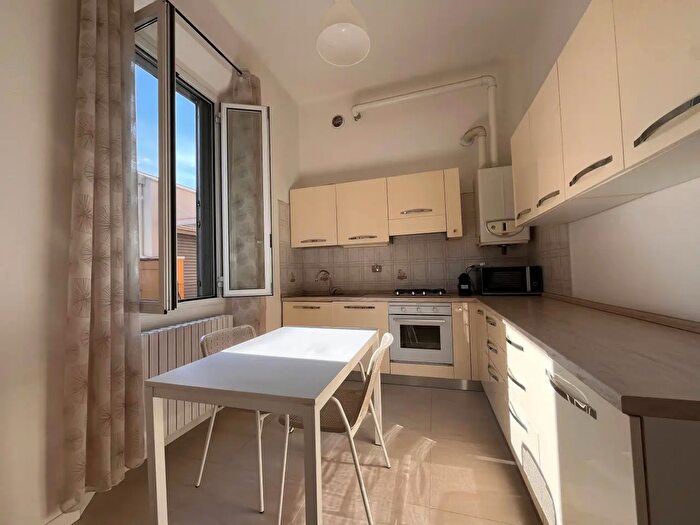 Appartamento trilocale in vendita in Via da Faenza, Bologna