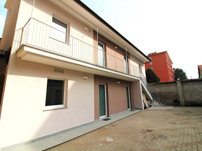 Case in Vendita e in Affitto - 3