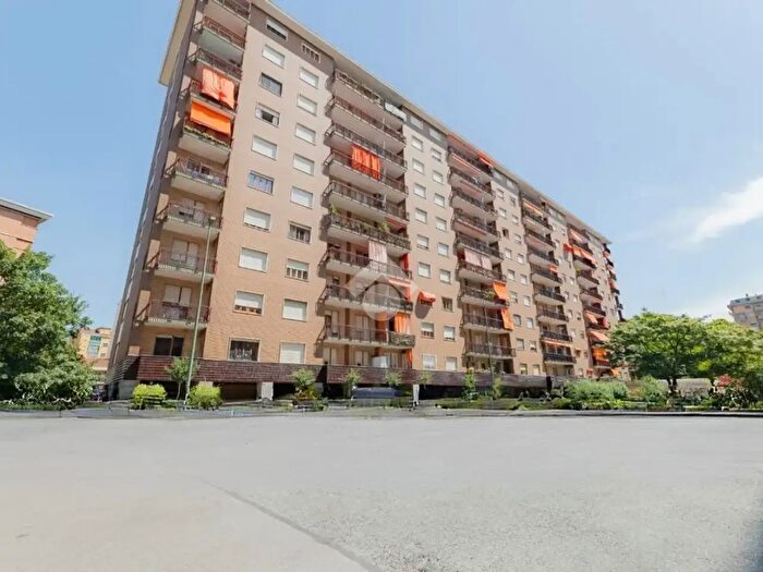 Appartamento quadrilocale in vendita in Via Buenos Aires, Torino