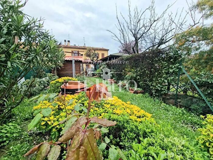 Casa quadrilocale in vendita in Mollaia, Campi Bisenzio