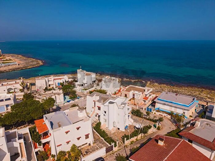 Casa con 8 locali in vendita in Via Calarena, Mola Di Bari