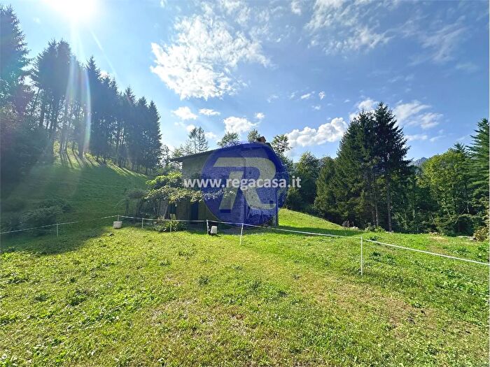 Casa trilocale in vendita in Via Grumo San Giovanni Bianco Bg, San Giovanni Bianco