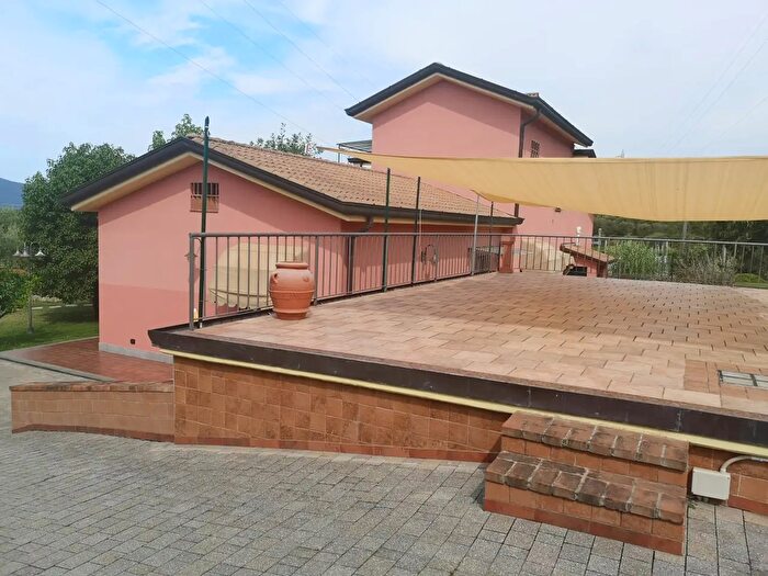 Casa con 8 locali in vendita in Via Carbonara, Castelnuovo Magra