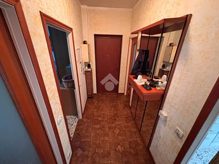 Appartamento trilocale in vendita in Via Fogazzaro, Novara