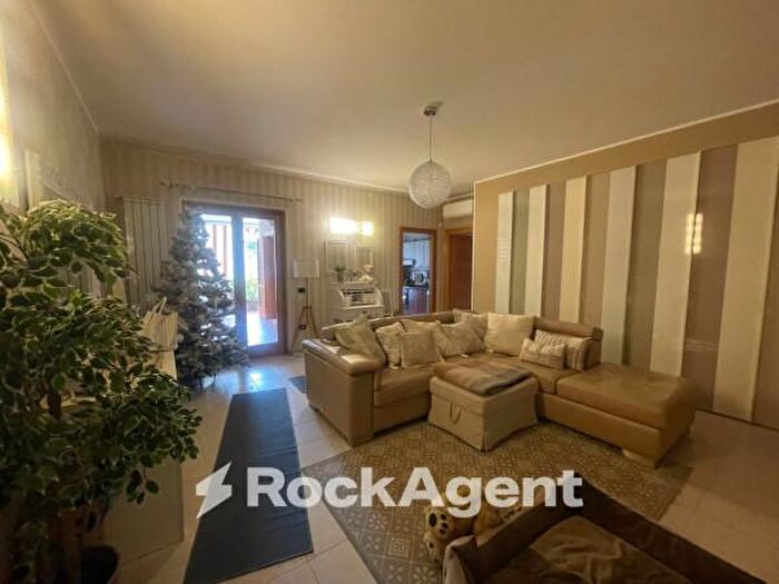 Appartamento trilocale in vendita in Via San Martino, Palma Campania