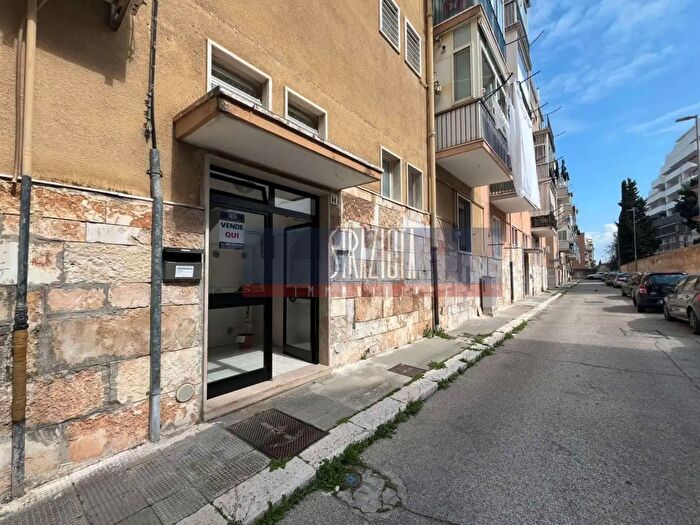 Appartamento bilocale in vendita in Via Giulio Petroni, Bari