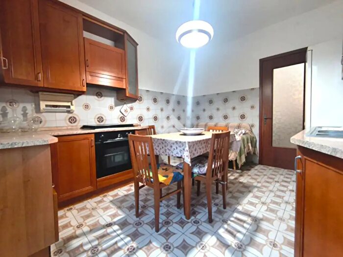 Appartamento quadrilocale in vendita in Via Roma, Castelnuovo Belbo