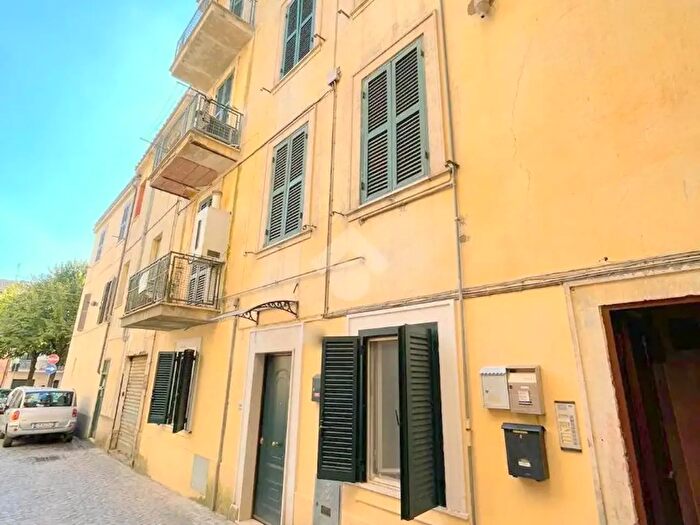 Appartamento bilocale in vendita in Vicolo Piazzola, Velletri