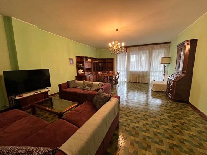 Appartamento con 5 locali in affitto in Via Guido Baccelli, San Faustino, Modena