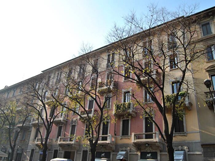 Appartamento bilocale in affitto in Via Castel Morrone, Indipendenza, Milano