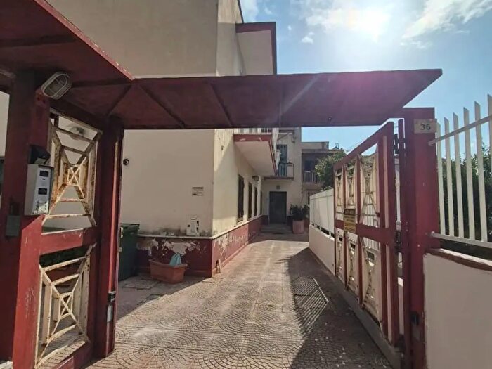 Appartamento trilocale in vendita in Via Melito, Torre Annunziata